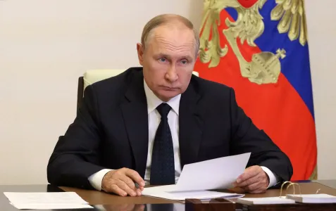 Путин упростил процесс дарения родственникам: кому положена внушительная скидка на пошлину