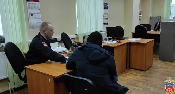 Иностранца не выпустили из России из-за полученного в Мончегорске штрафа