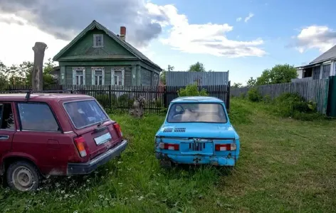 Штраф за ремонт автомобиля за городом: юрист Харди рассказал, почему не следует превращать дачу в СТО