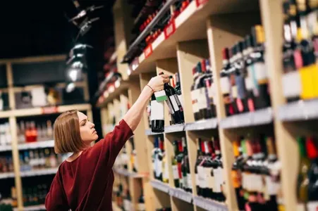 В России хотят ужесточить режим продажи спиртного: пора вернуться к практике СССР