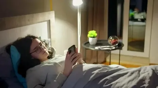Когда смартфон может предать: эксперты призвали отключать Wi-Fi перед сном — вот зачем это нужно