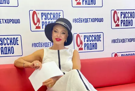 «Русское радио» лишилось бессменной ведущей: Алла Довлатова покинула радиостанцию после 17 лет в эфире