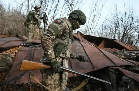 Один против сотни, без еды и воды, целых десять дней: русский солдат в одиночку удерживал фланг целой бригады в Часов Яре