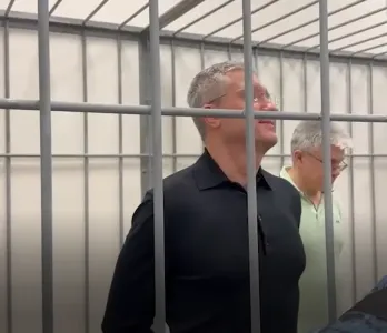 Тимур Иванов не зря ехидно улыбался в суде: проворовавшийся генерал все еще надеется избежать наказания — тем временем с «черных папок» сдувают пыль и начинают чистки по-крупному