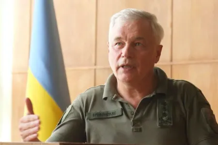 Отказался от больной матери и бомбит собственных родственников: раскрыта самая постыдная тайна нового командующего ВВС Украины