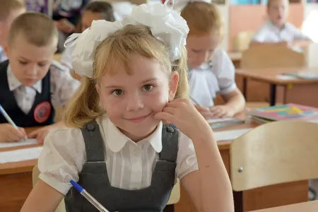 Выплаты родителям школьников к 1 сентября в 2025 году: кому и где положены, как получить