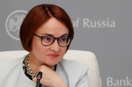 Под Набиуллиной зашаталось кресло: чиновники высшего уровня все чаще говорят Путину горькую правду — ЦБ превращается в главного врага РФ