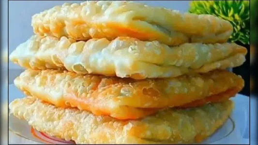 Беру муку и кипяток — жарю лепешки вкуснее пиццы и чебуреков — всю гору сметают за минуту