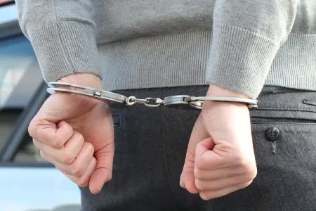 Экс-полицейских в Мурманской области будут судить за фальсификацию материалов уголовного дела