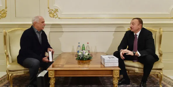Михалков рассказал, как его беседу с Алиевым прервал внезапный звонок Путина: азербайджанский президент побледнел