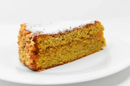 Морковный пирог с корицей — выпечка, которая тает во рту: аромат пирога будет стоять на всю кухню