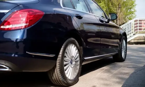Что происходит с прайс-листами Chery, Geely и других популярных марок: автопроизводители массово отменяют скидки на новые авто в России