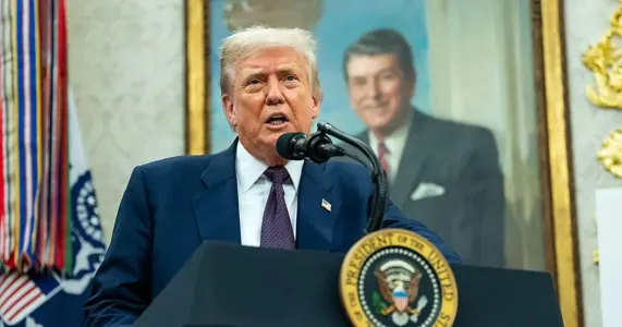 «Нет, он не обязан»: Трамп лаконично ответил на вопрос об условиях переговоров с Путиным — расставил всё по своим местам
