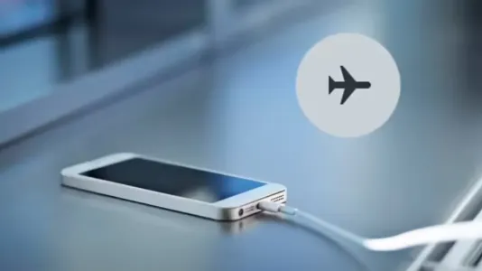 Когда нужно пользоваться авиарежимом на смартфоне: эксперт Джакония назвал неочевидные преимущества этой функции