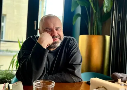 «Это моя жена!»: Максим Фадеев поделился редкими кадрами с супругой в её день рождения
