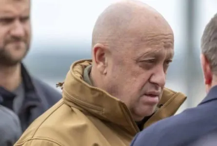 «Если не увидите голову, не считайте меня мёртвым»: в Сети до сих пор верят, что смерть Пригожина была инсценировкой — главная тайна «дяди Жени» ещё не раскрыта