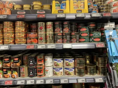 Не ценник: смотрю на тушенку и сразу вижу вкусную — секрет в 2 цифрах на банке