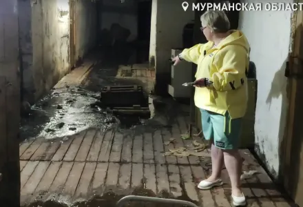 Дома на улице Героев Рыбачьего в Мурманске разрушаются из-за коммунальных аварий