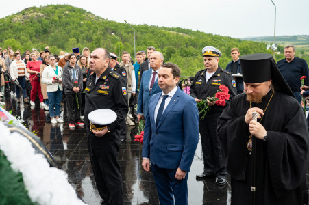 В Видяево состоялся траурный митинг, посвященный годовщине гибели экипажа «Курска»