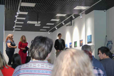 В Центре современного искусства Мурманска открылась выставка «Световые маяки Севера России»