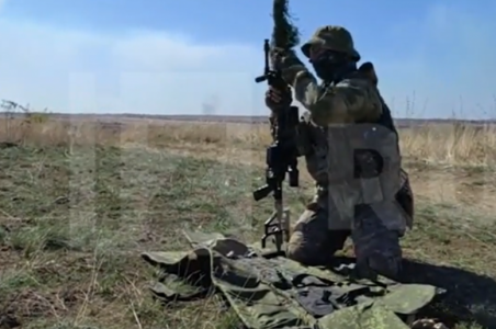 На хрупких плечах: российская 20-летняя снайперша «Черника» помогла отбить атаку ВСУ под Артемовском