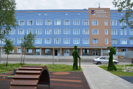 Взрослые и юные жители Оленегорска смогут посещать отремонтированную поликлинику
